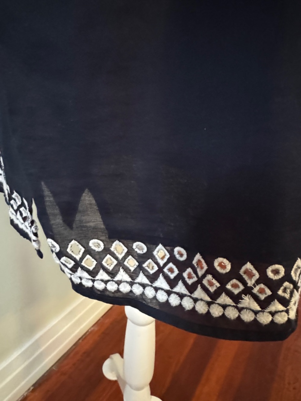 Talbots Navy Tunic with White Geometric Embroidery Accents Size XL - Picture 3 of 11